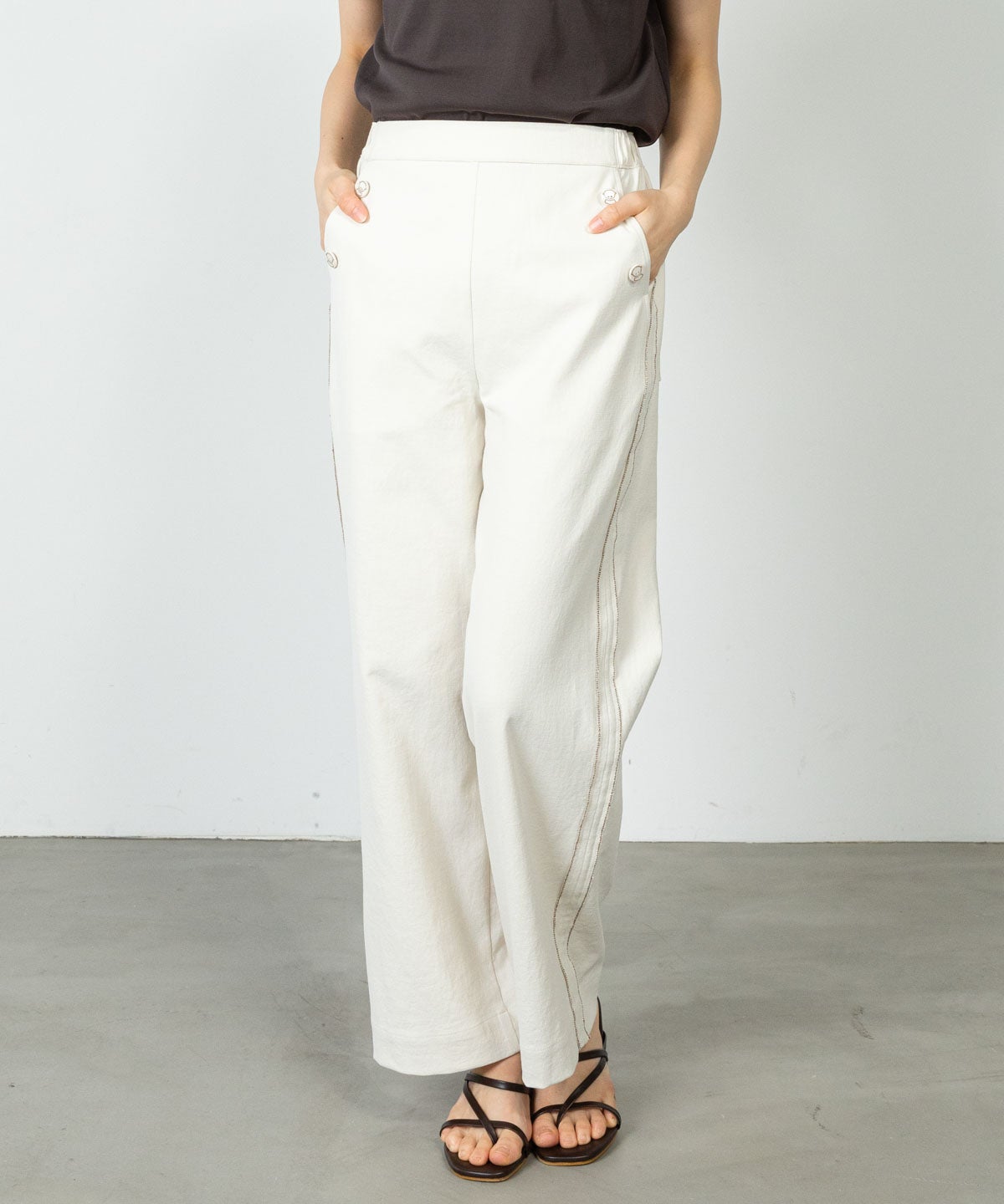 モデル着用画像(ベージュ)