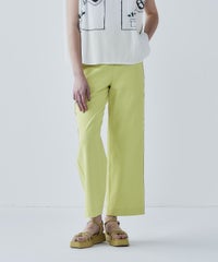 モデル着用画像（ライトグリーン）