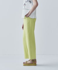 モデル着用画像（ライトグリーン）