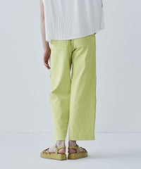 モデル着用画像（ライトグリーン）