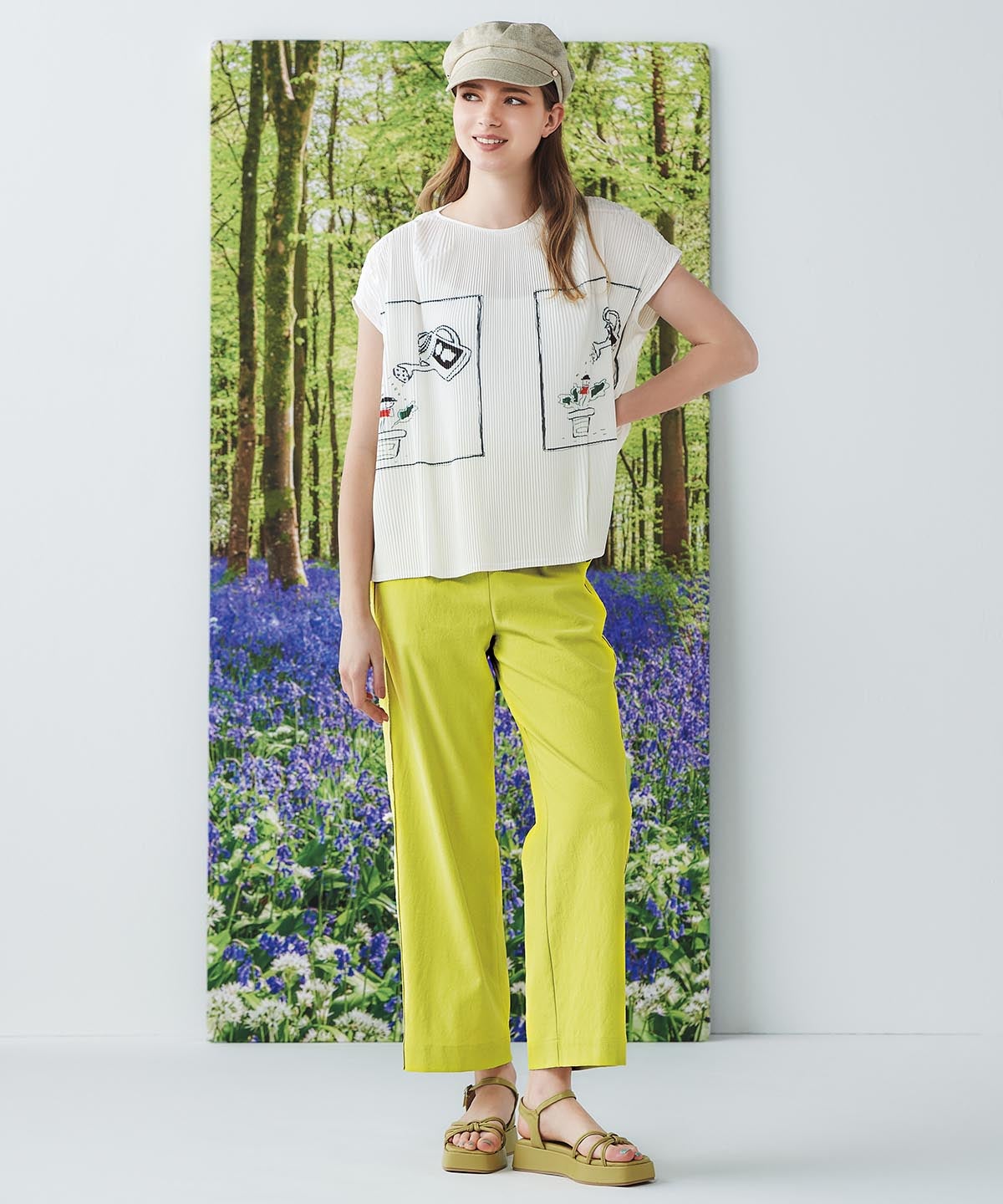 モデル着用画像（ライトグリーン）