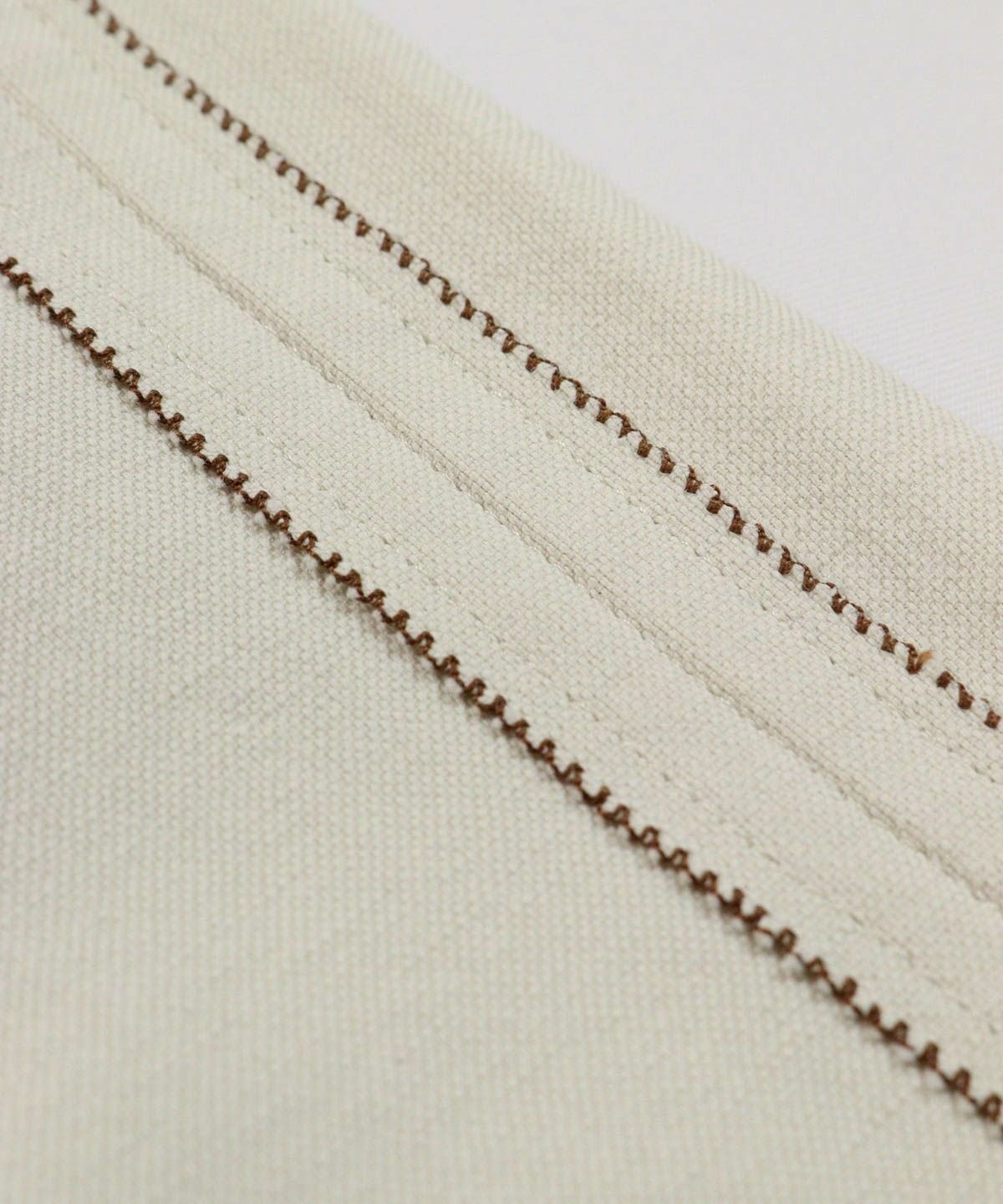 ステッチ部分（ベージュ）