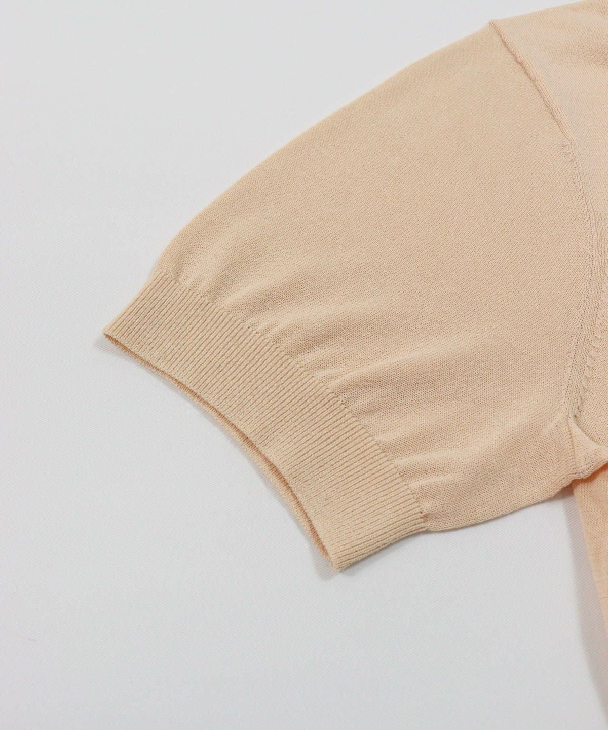 袖口部分（ベージュ）