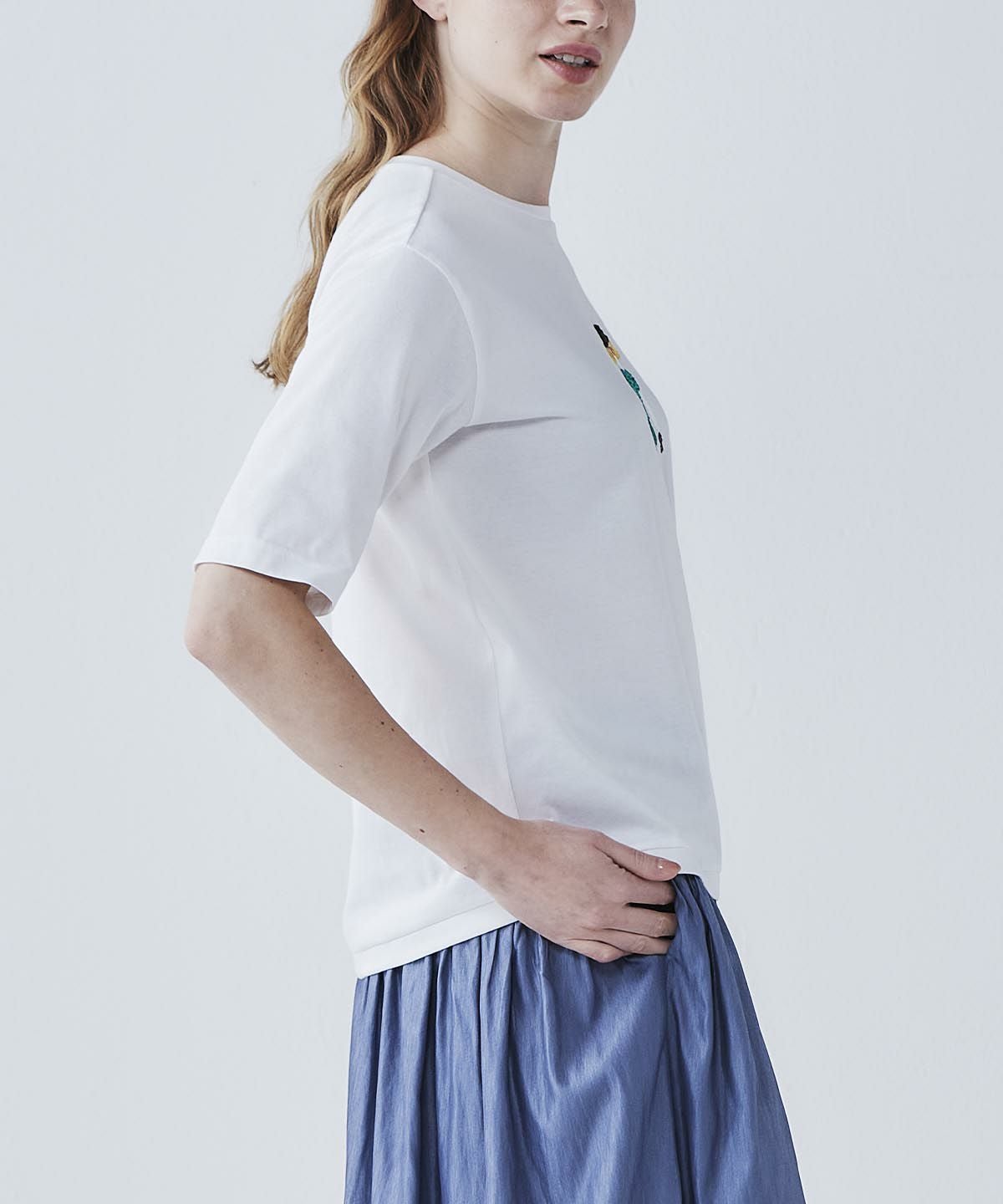 モデル着用画像（ホワイト）