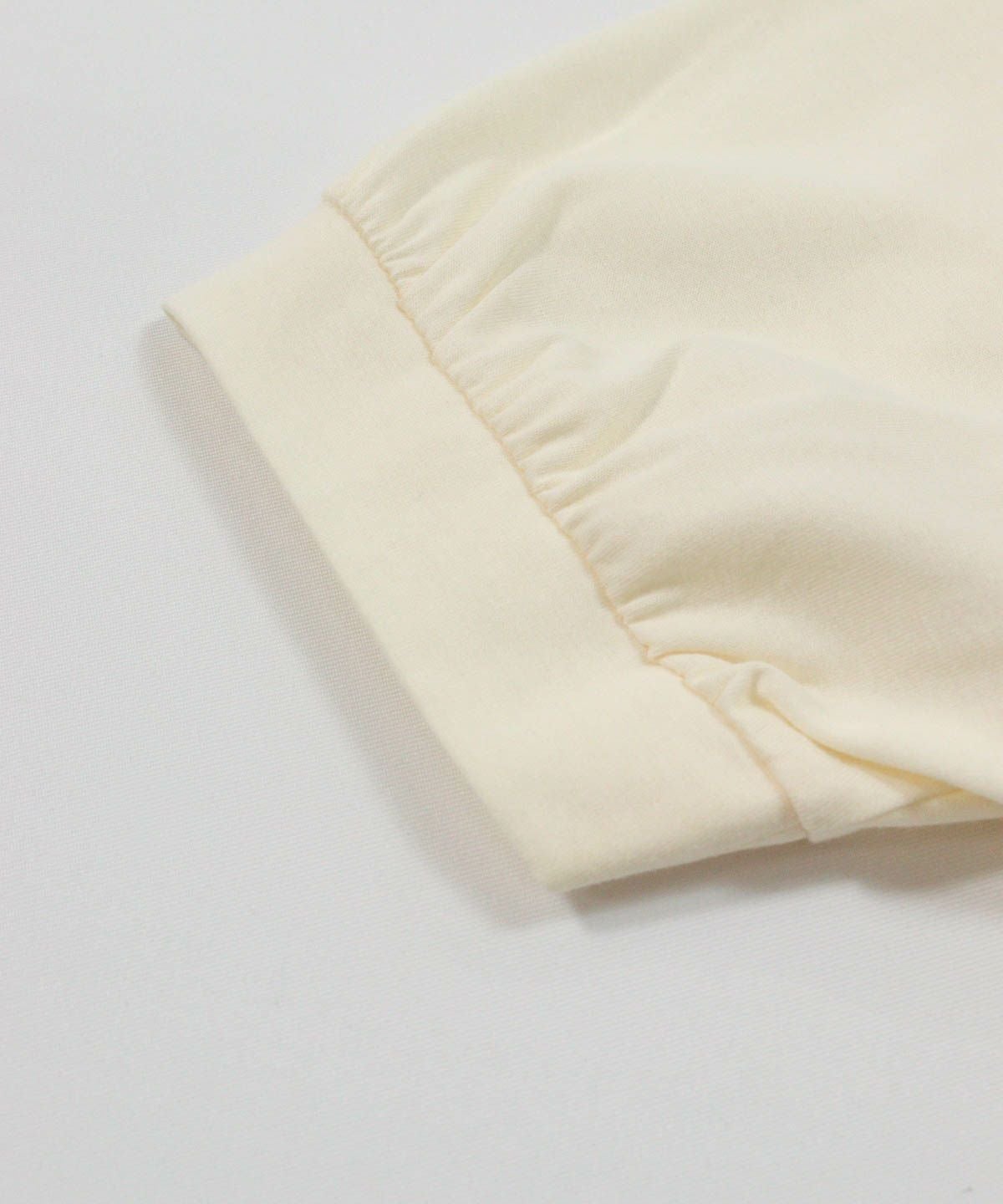 袖口部分（ベージュ）