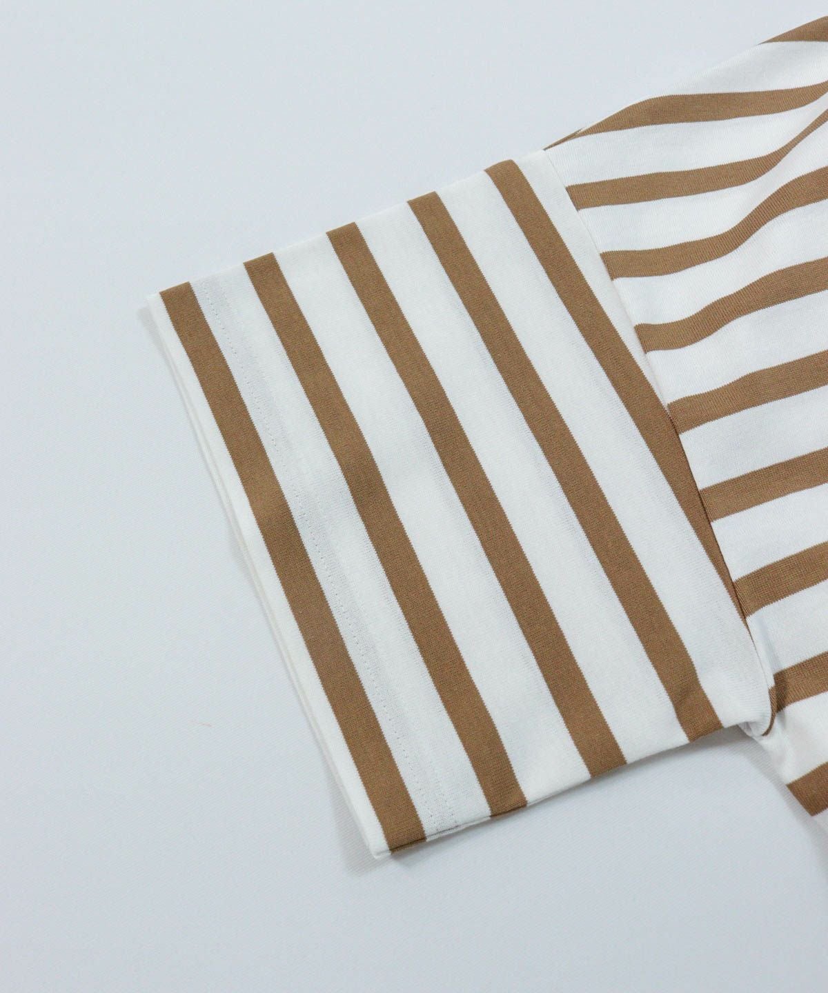 袖口部分（ベージュ）