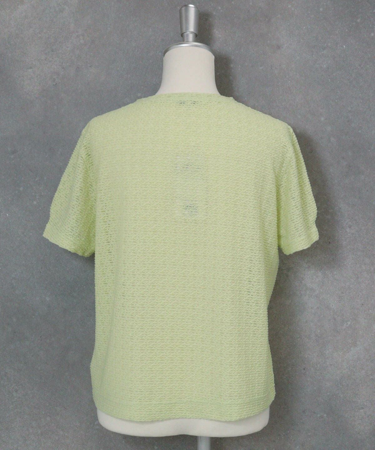 レース地タック袖プルオーバー後（ライトグリーン）