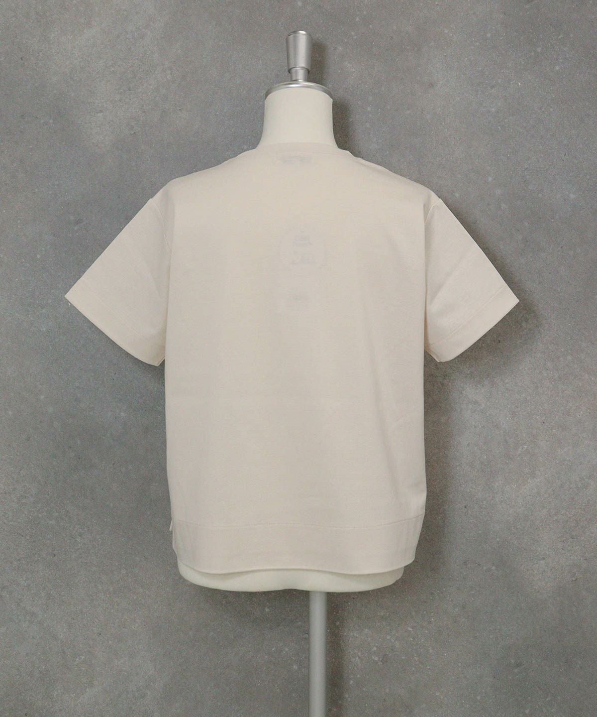 コットン混冷感ポンチプルオーバー後（ベージュ）