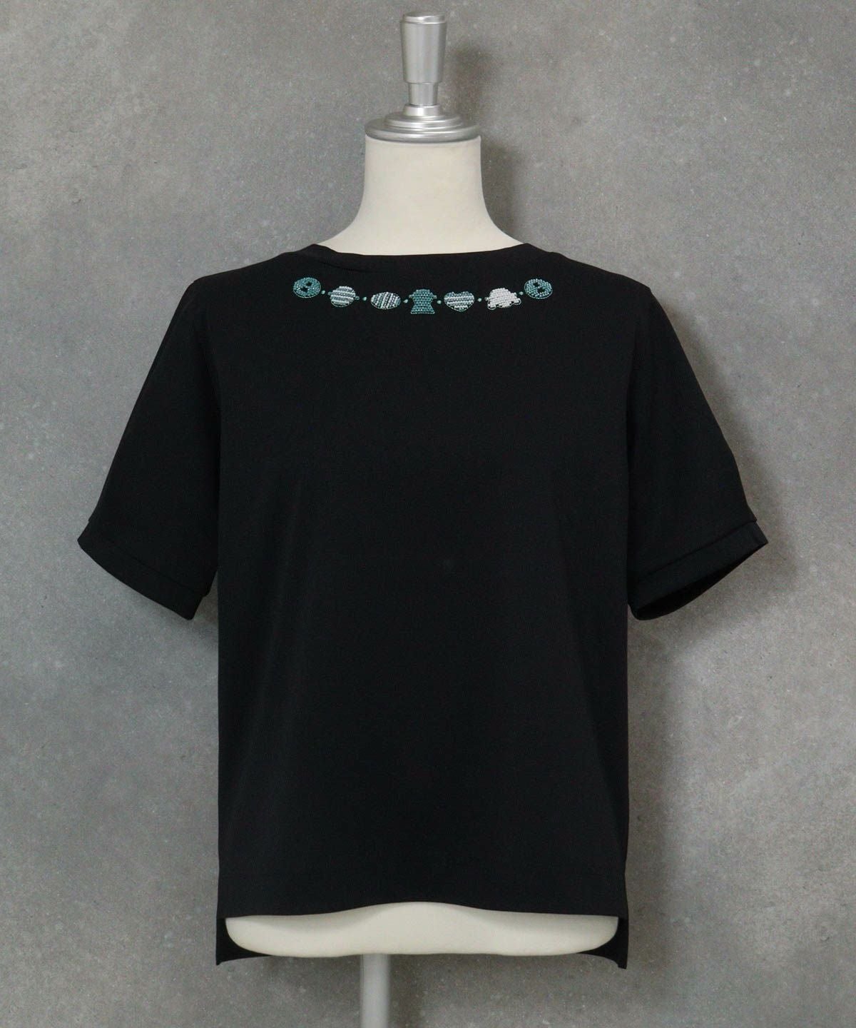 コットン100％ビーズ刺繍UVプルオーバー（ネイビー）