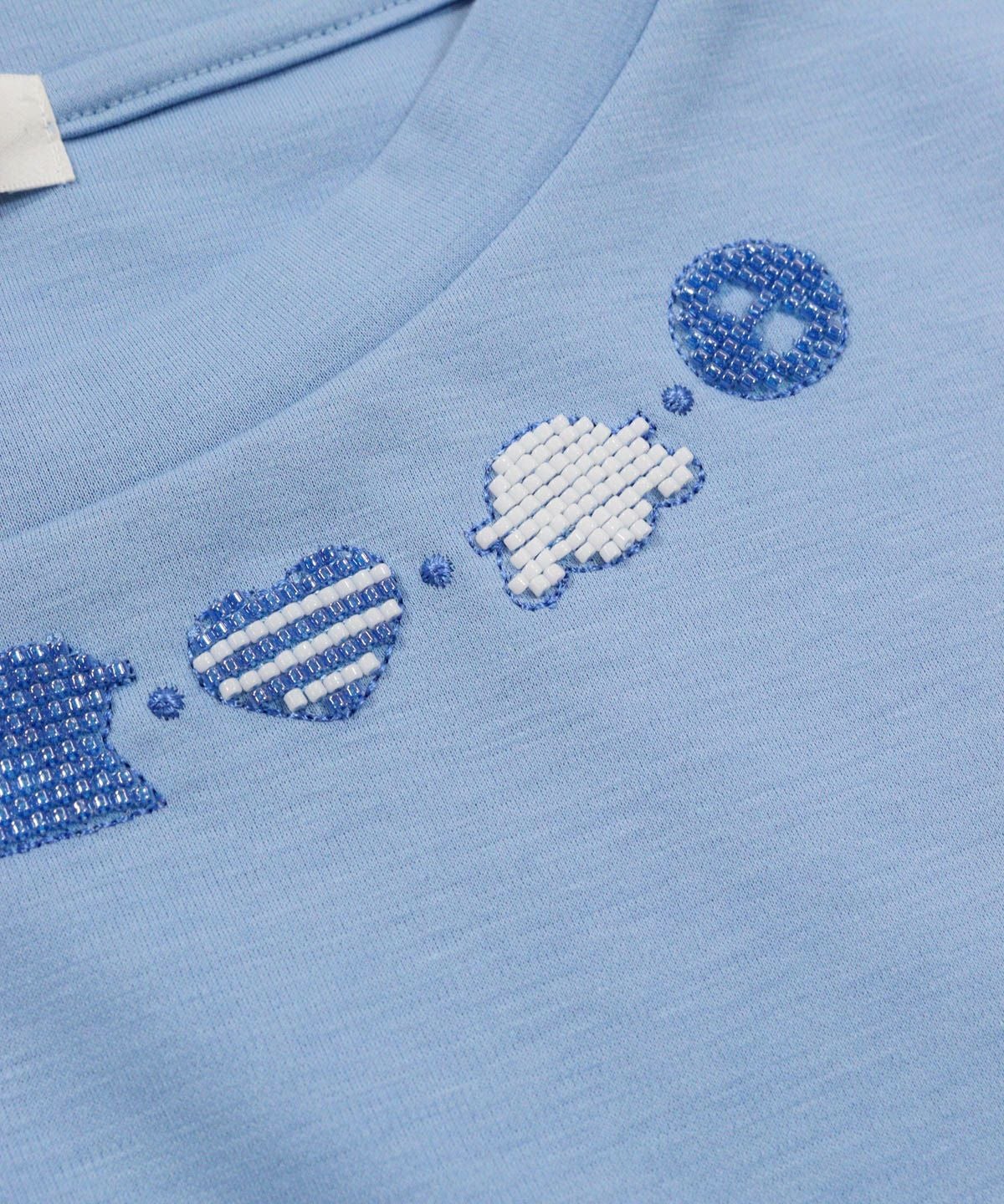 デザイン部分（ライトブルー）