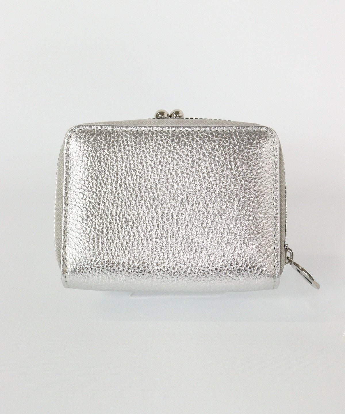 メタリック牛革ウォレット後（ライトグレー）