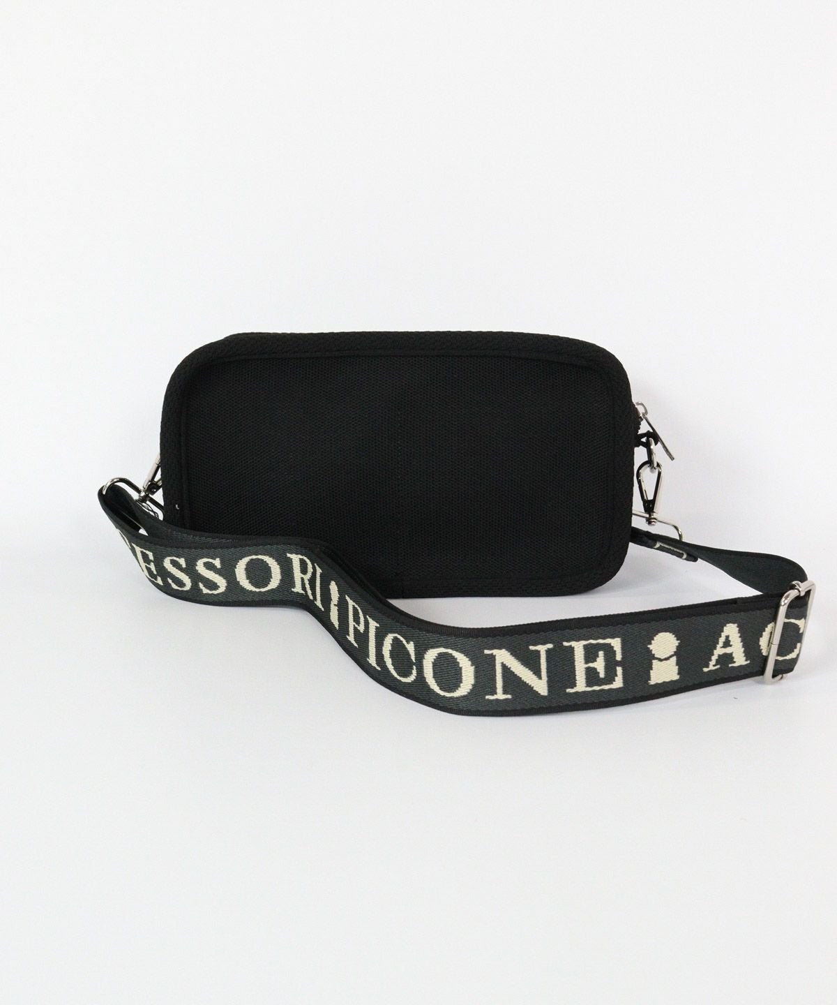 ボックス型ニットショルダーバッグ後（ブラック）