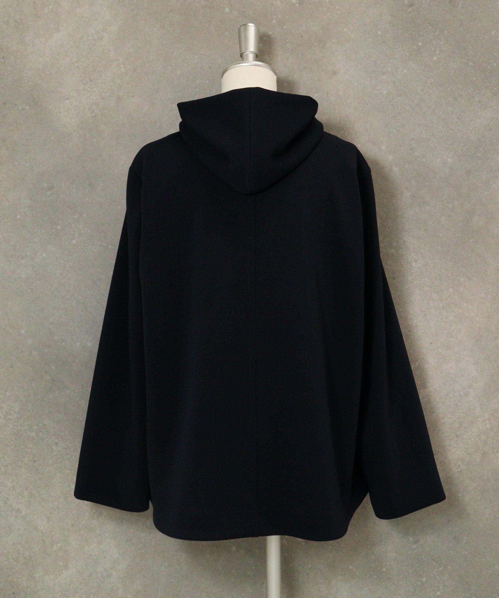 フード付ダンボールブルゾン後(ネイビー）