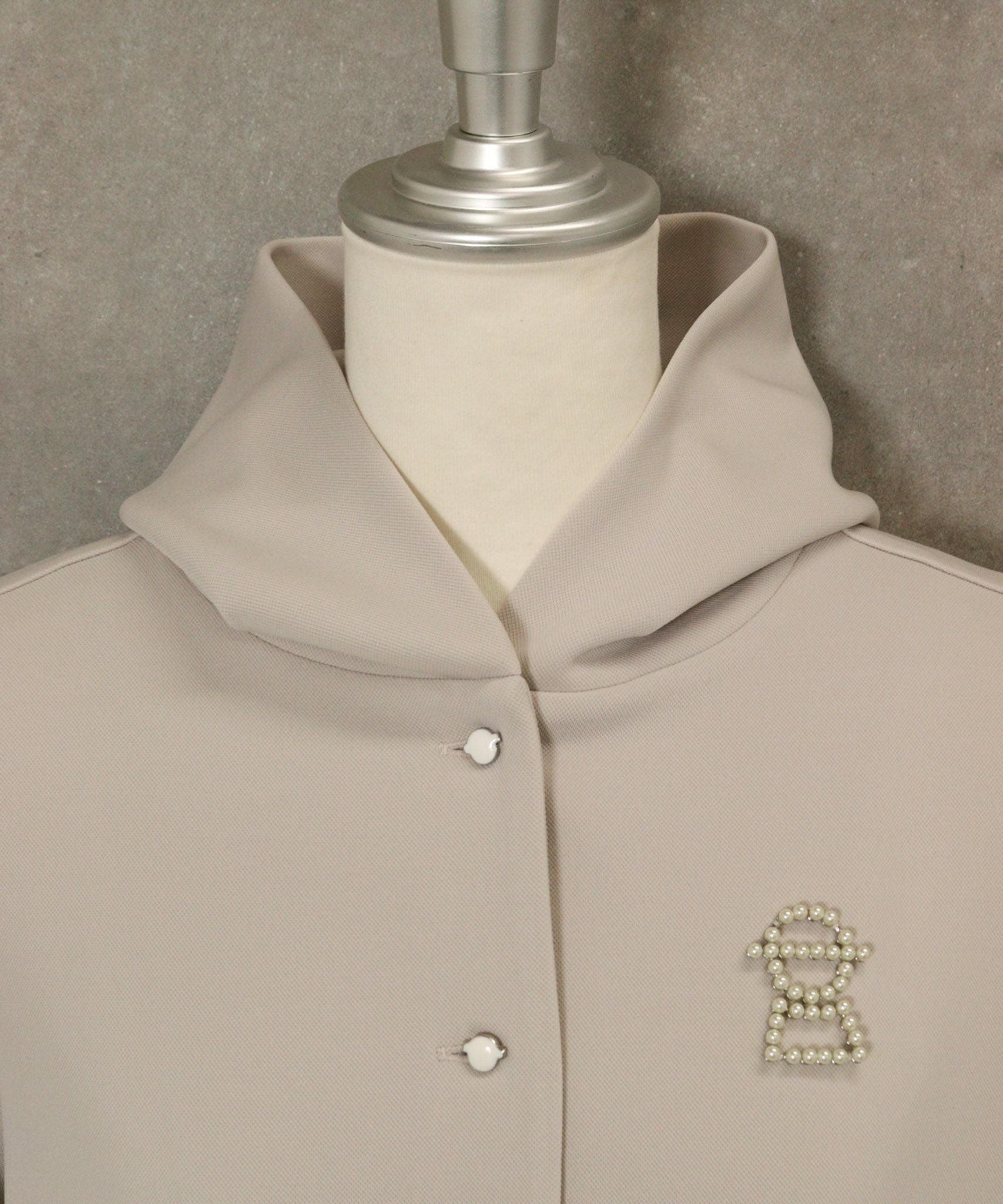 首元（ライトグレー）