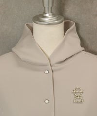 首元（ライトグレー）