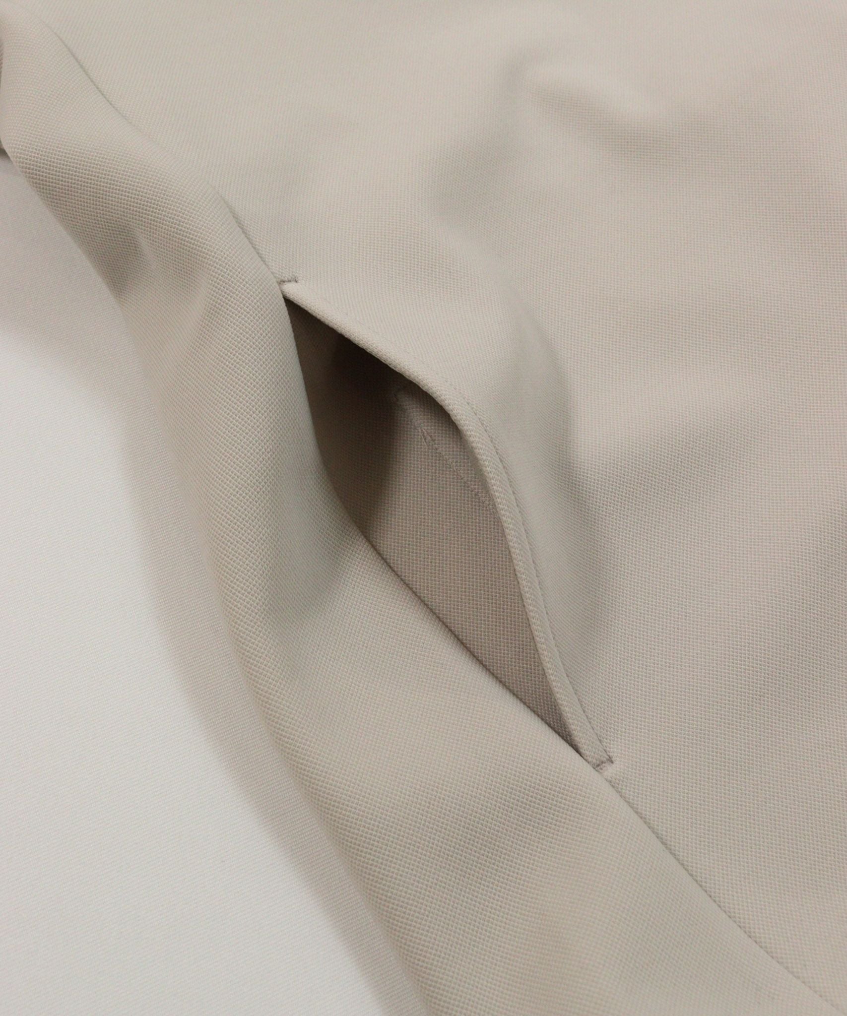 ポケット（ライトグレー）