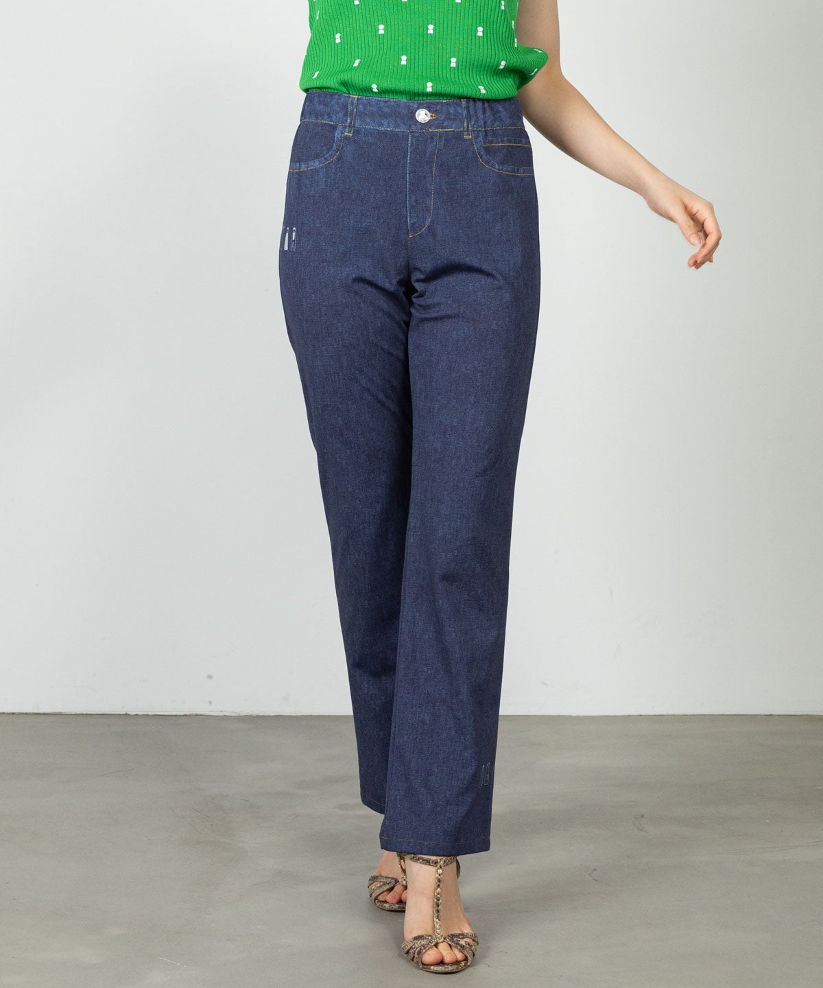 モデル着用画像(ネイビー)