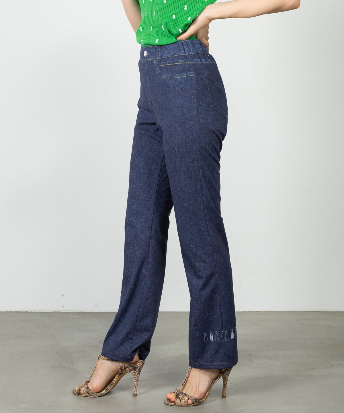 モデル着用画像(ネイビー)