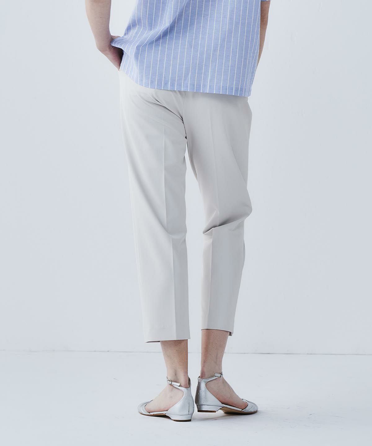 モデル着用画像（ベージュ）