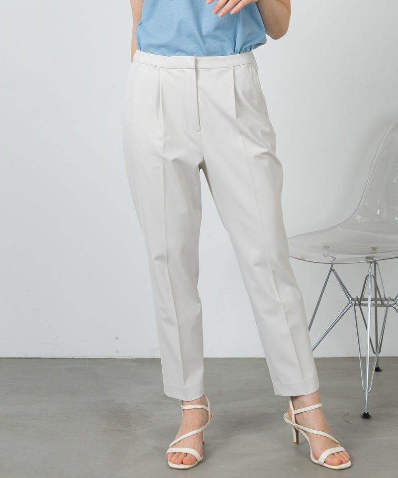 モデル着用画像（ベージュ）