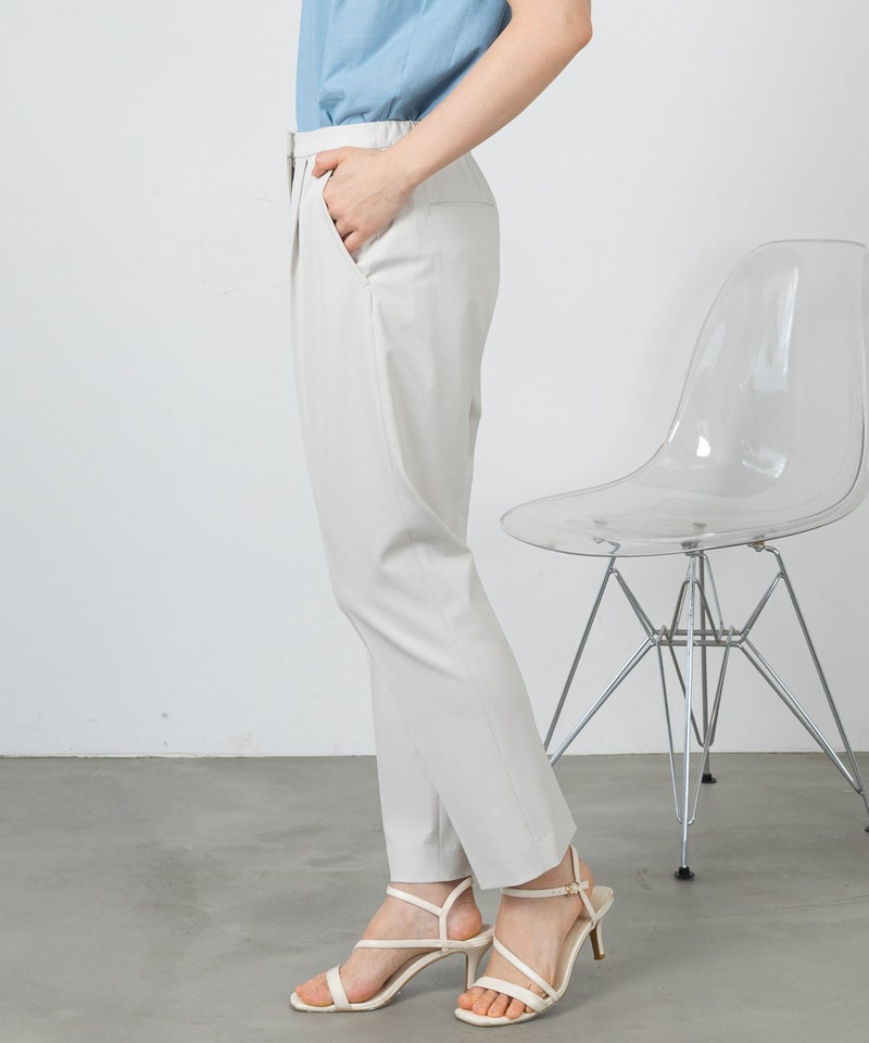 モデル着用画像（ベージュ）