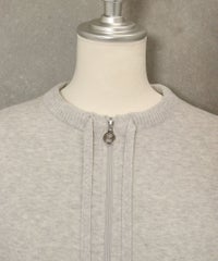 首元(ライトグレー)