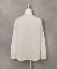 袖切替ポンチプルオーバー(ベージュ)後ろ