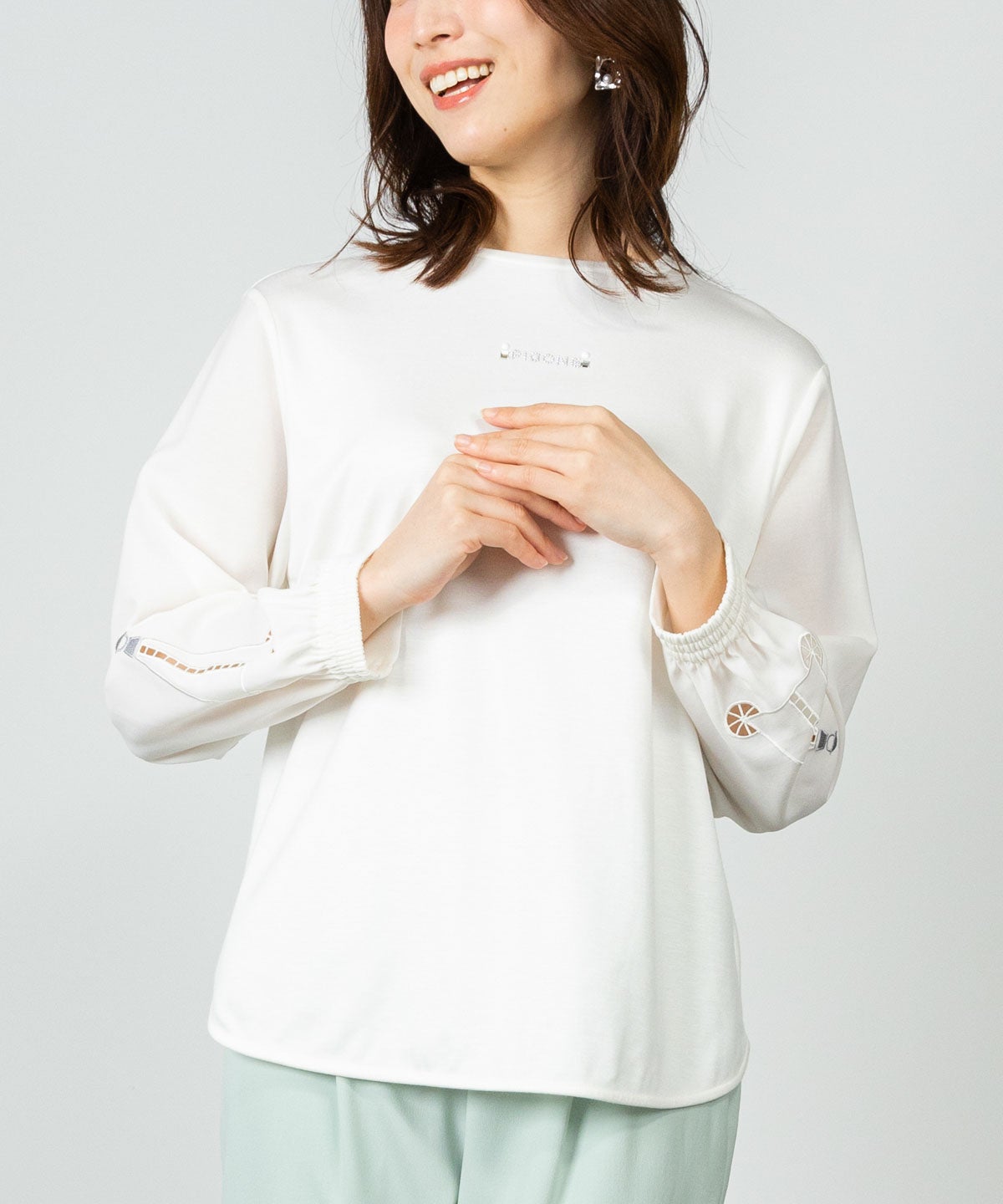 モデル着用画像(ホワイト)