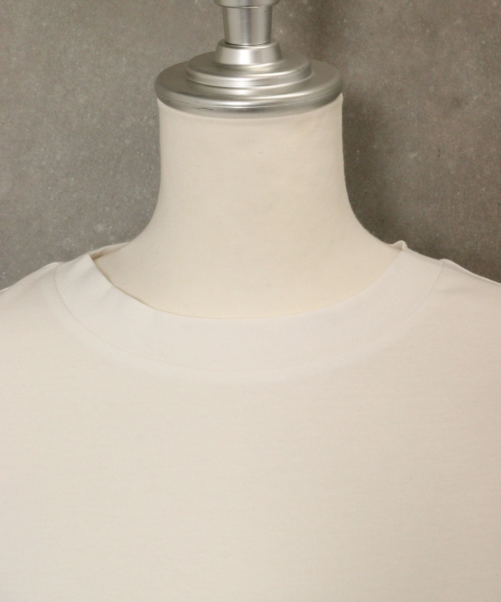 首元（ホワイト×グレー）