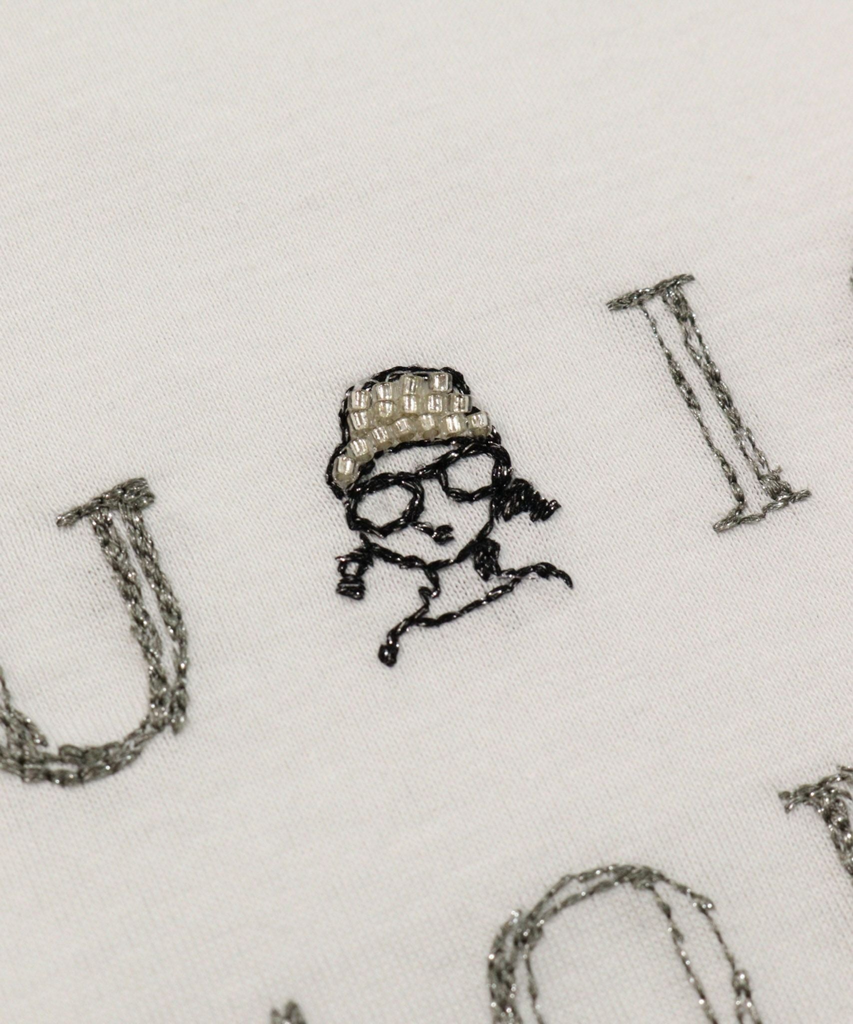 イラストアップ（ホワイト×グレー）