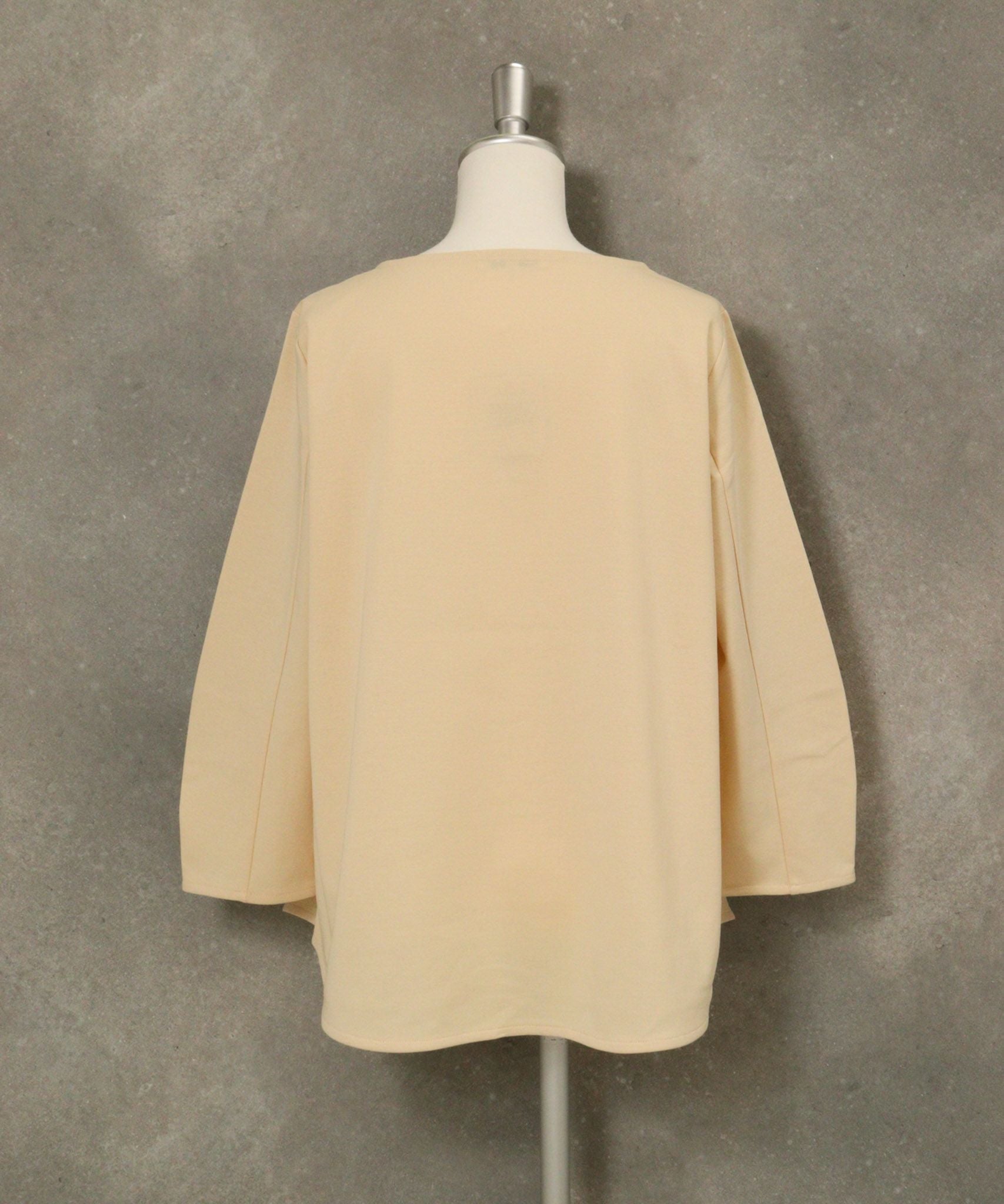 UV冷感タック袖プルオーバー後（ライトオレンジ）