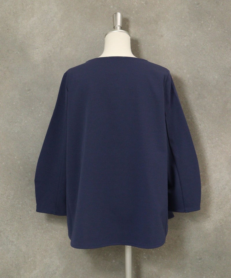 UV冷感タック袖プルオーバー後（ネイビー）