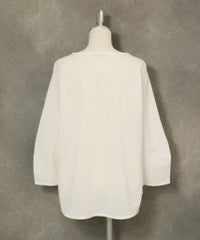 UV冷感タック袖プルオーバー後（ホワイト）