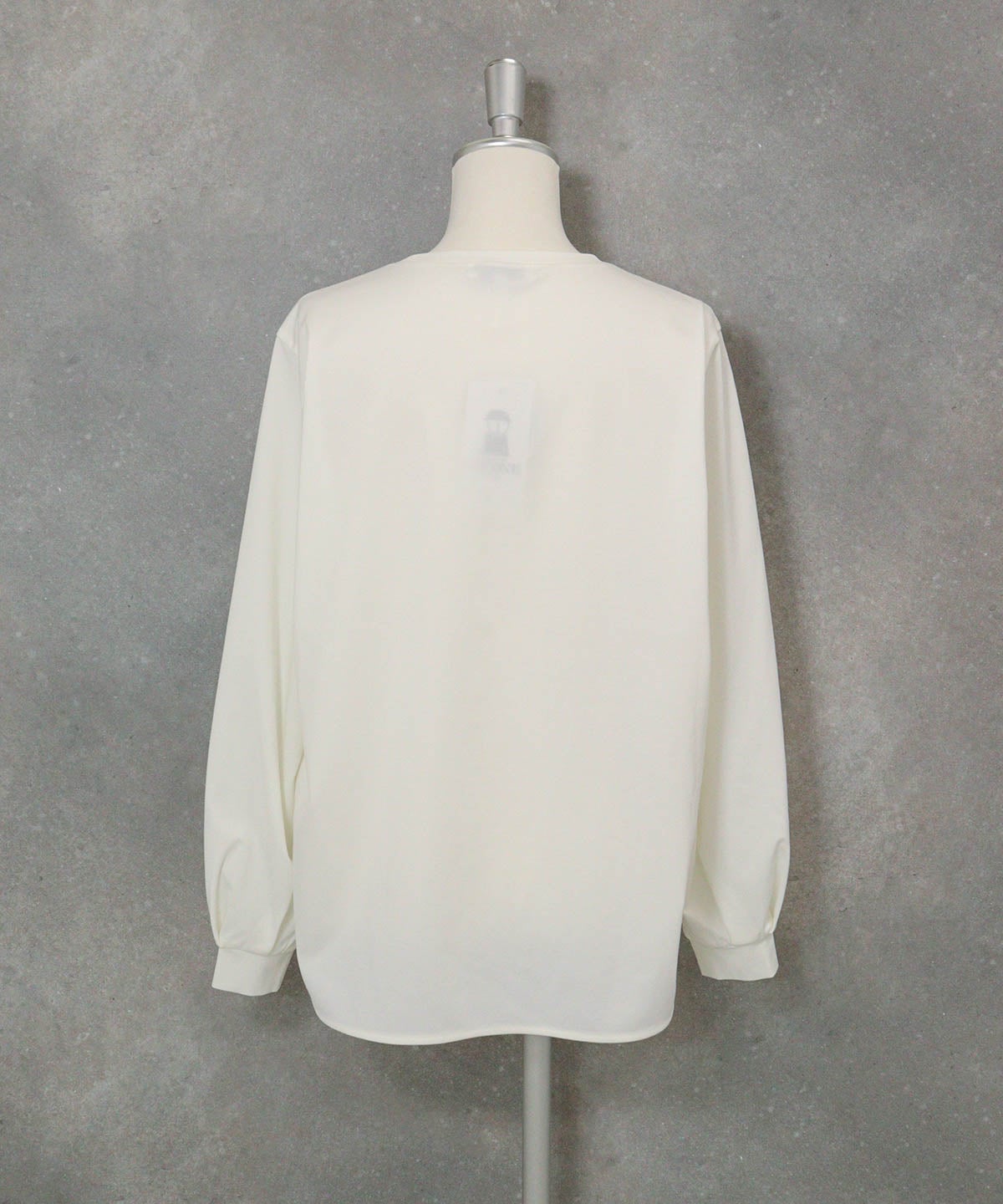 UV冷感ジャージープルオーバー(ホワイト)後ろ