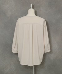  BOOKイラストUV冷感プルオーバー(ベージュ)後ろ