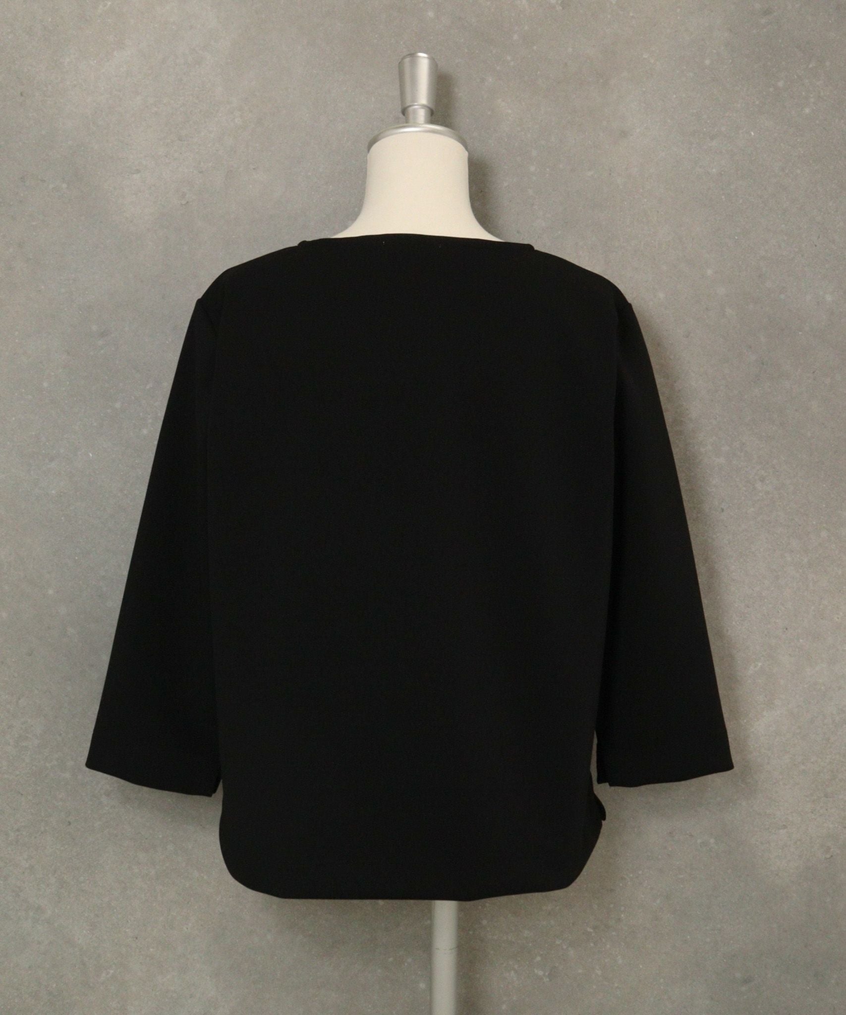 七分袖ダンボールプルオーバー後（ブラック）