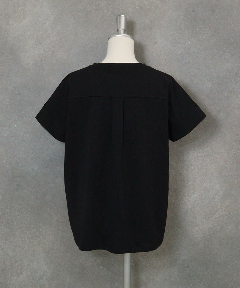 ビーズ刺繍UV冷感プルオーバー(ブラック)後ろ