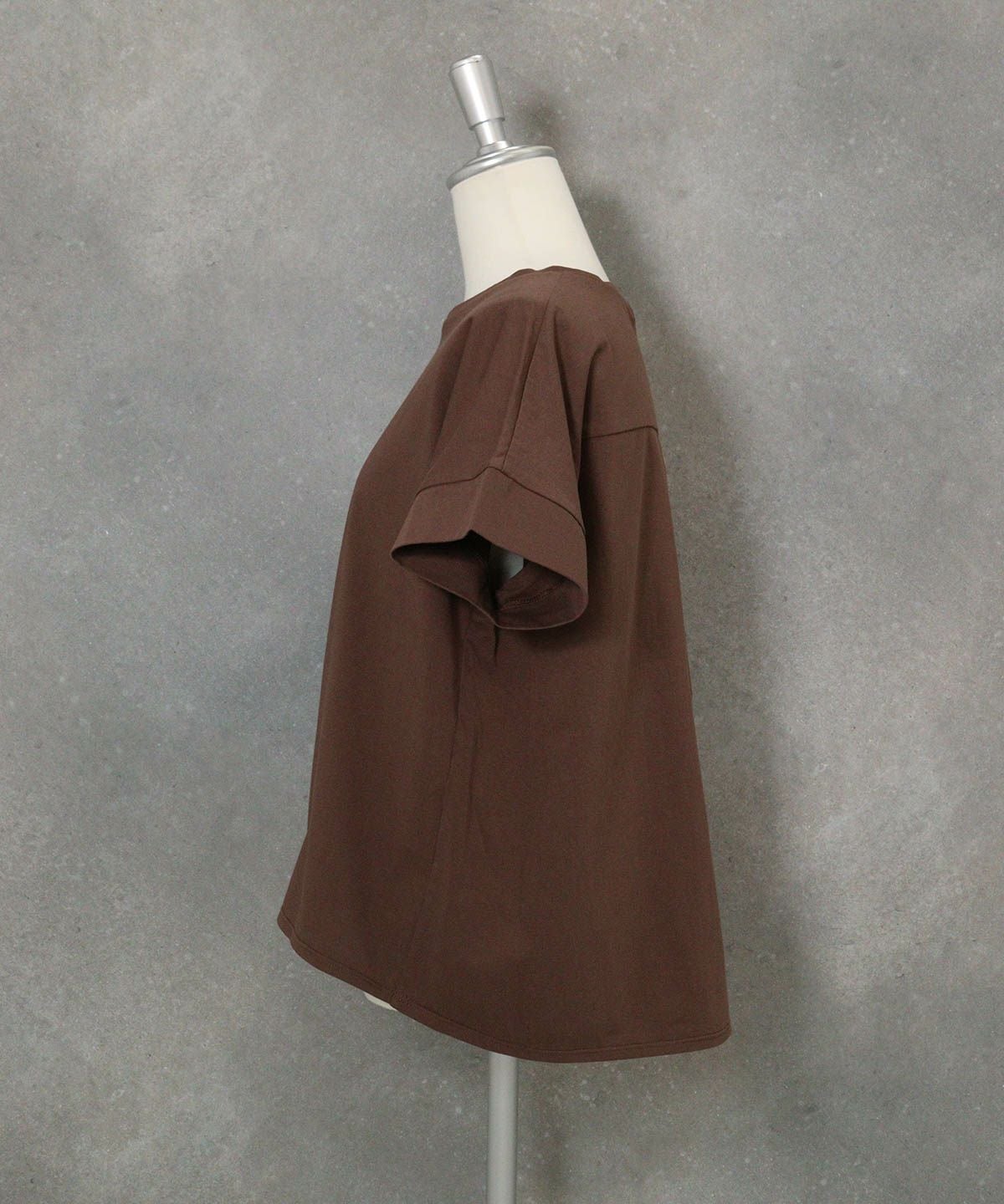 ビーズ刺繍UV冷感プルオーバー(ブラウン)横