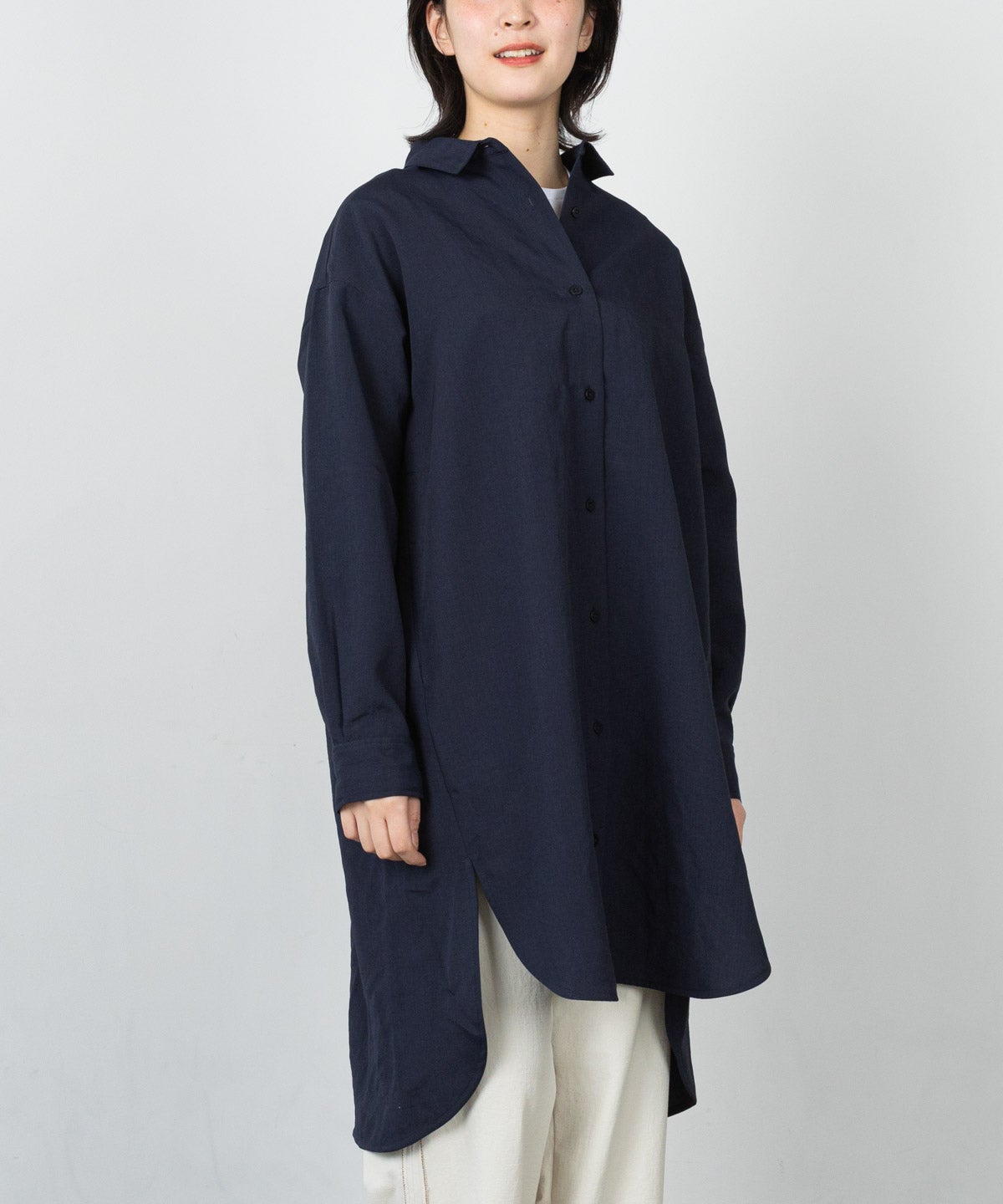 モデル着用画像（ネイビー）