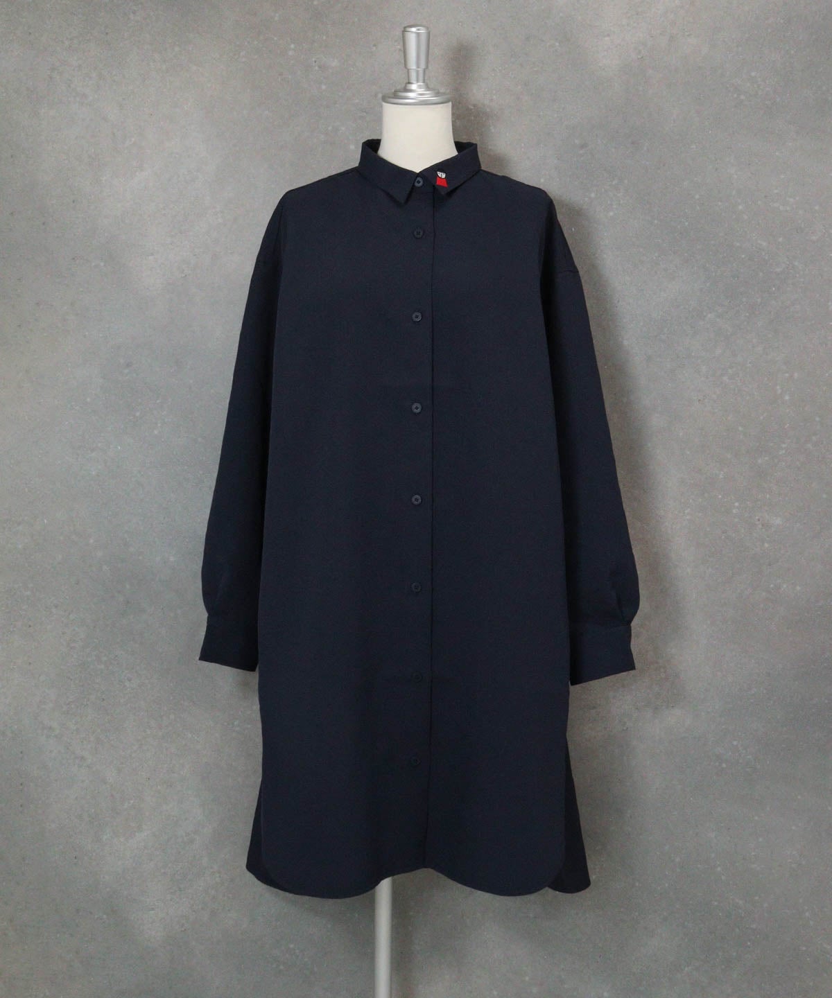 ポイント刺繍撥水ロングシャツ(ネイビー)前