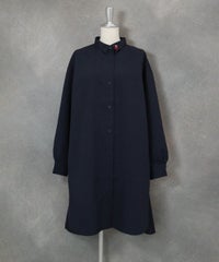 ポイント刺繍撥水ロングシャツ(ネイビー)前