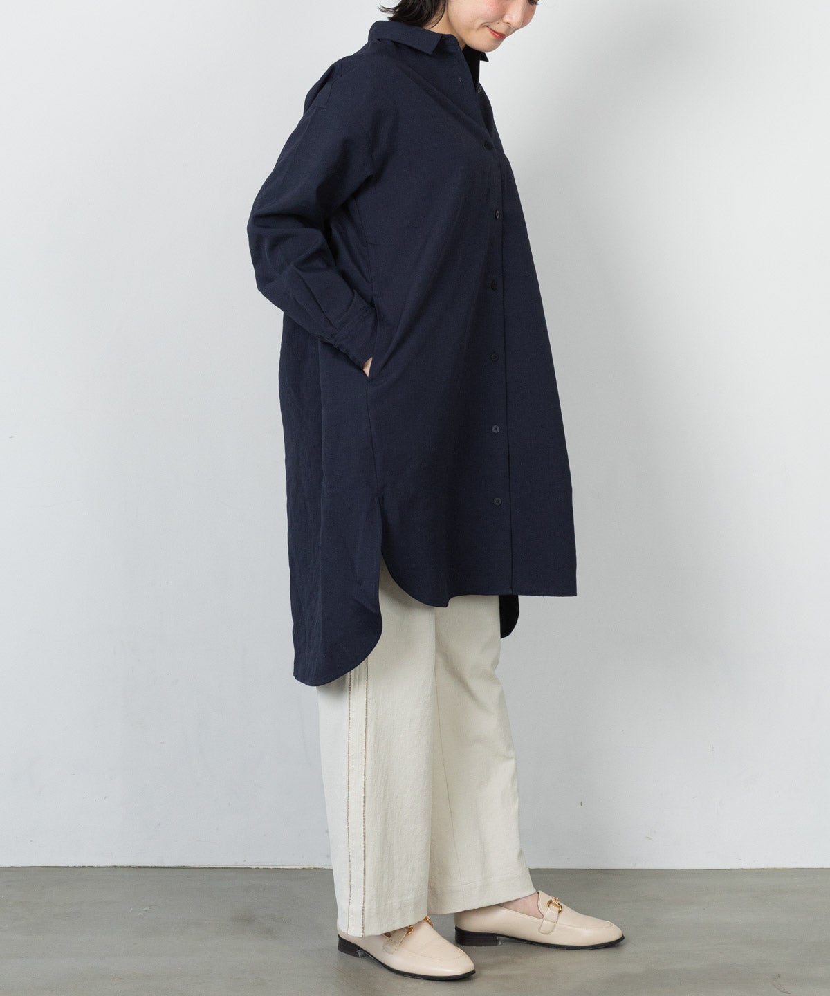 モデル着用画像（ネイビー）