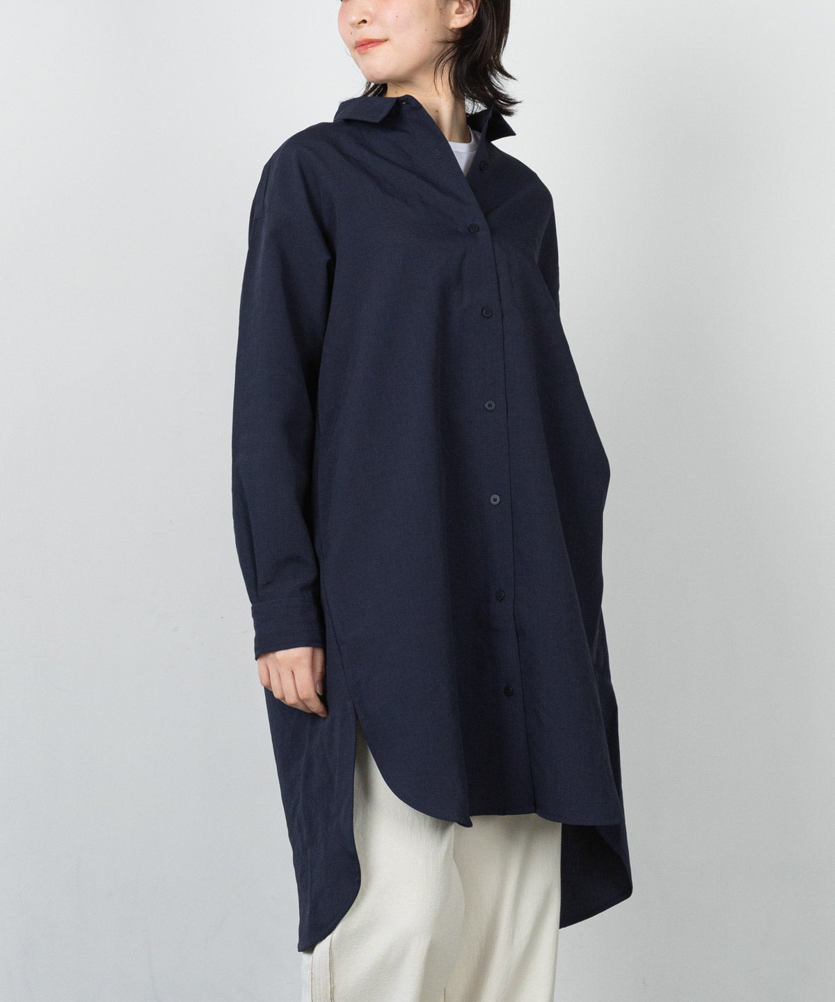 モデル着用画像（ネイビー）