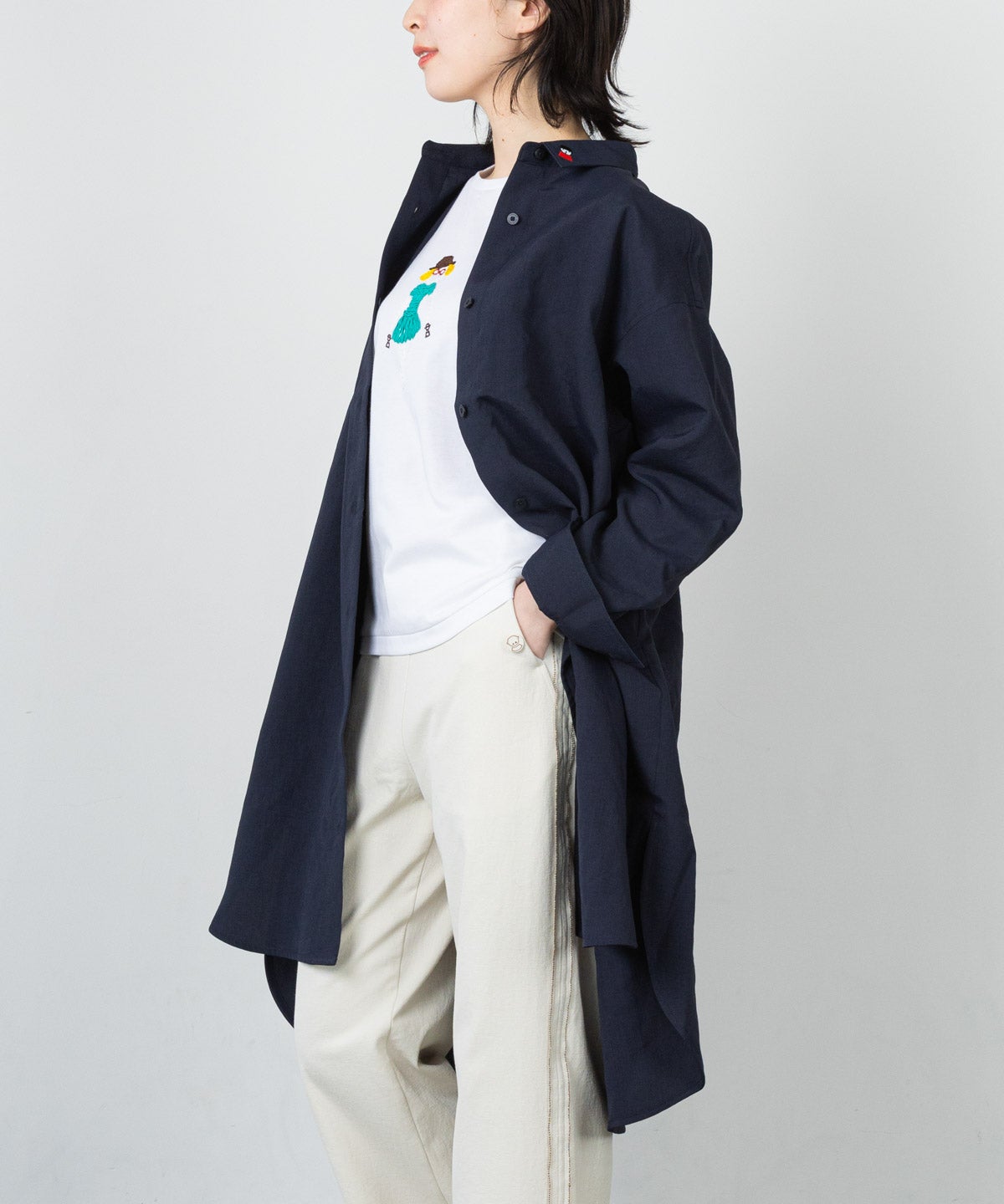 モデル着用画像（ネイビー）