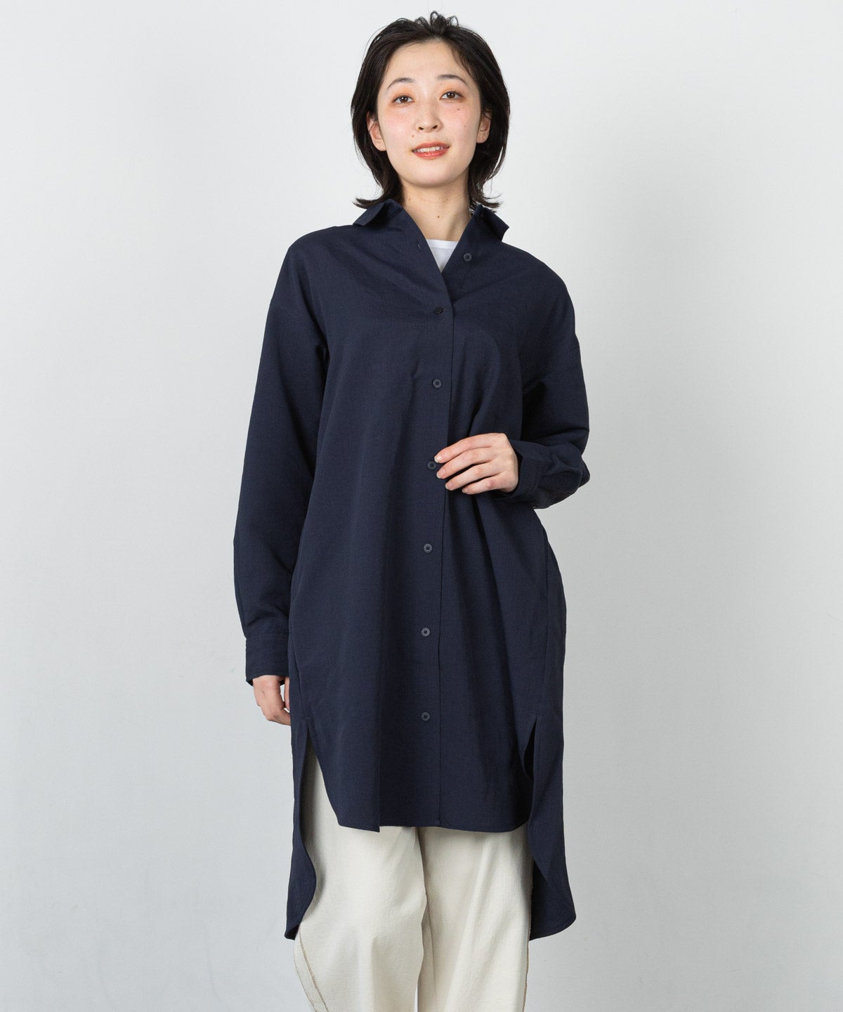 モデル着用画像（ネイビー）