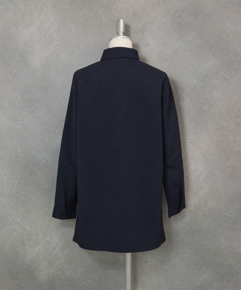 ポイント刺繍撥水ミドル丈シャツ(ネイビー)後ろ