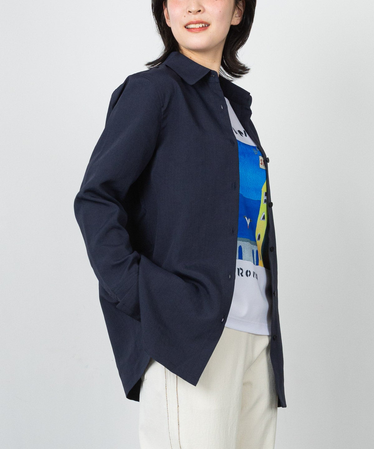 モデル着用画像（ネイビー）