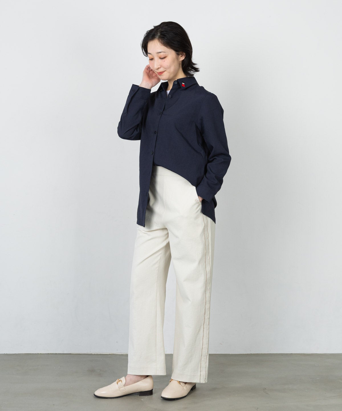 モデル着用画像（ネイビー）