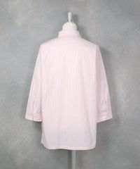 【オンラインストア・店舗限定商品】マルチストライプシャツ（ピンク）後ろ