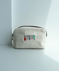 刺繍ポーチ（ランドリー）前